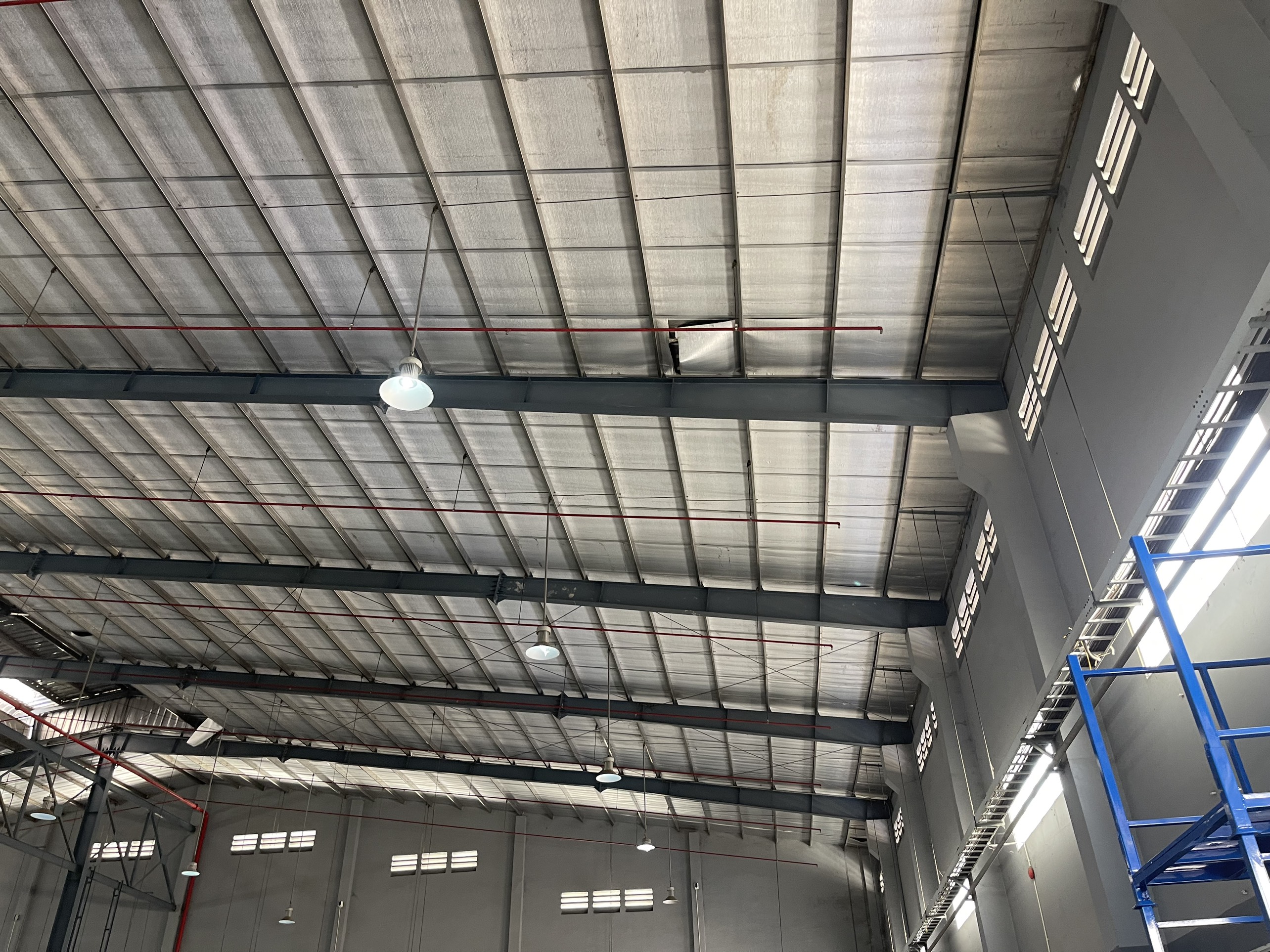 kiểm định đánh giá kết cấu an toàn chịu lực phục vụ công tác lắp đặt pin năng lượng mặt trời áp mái